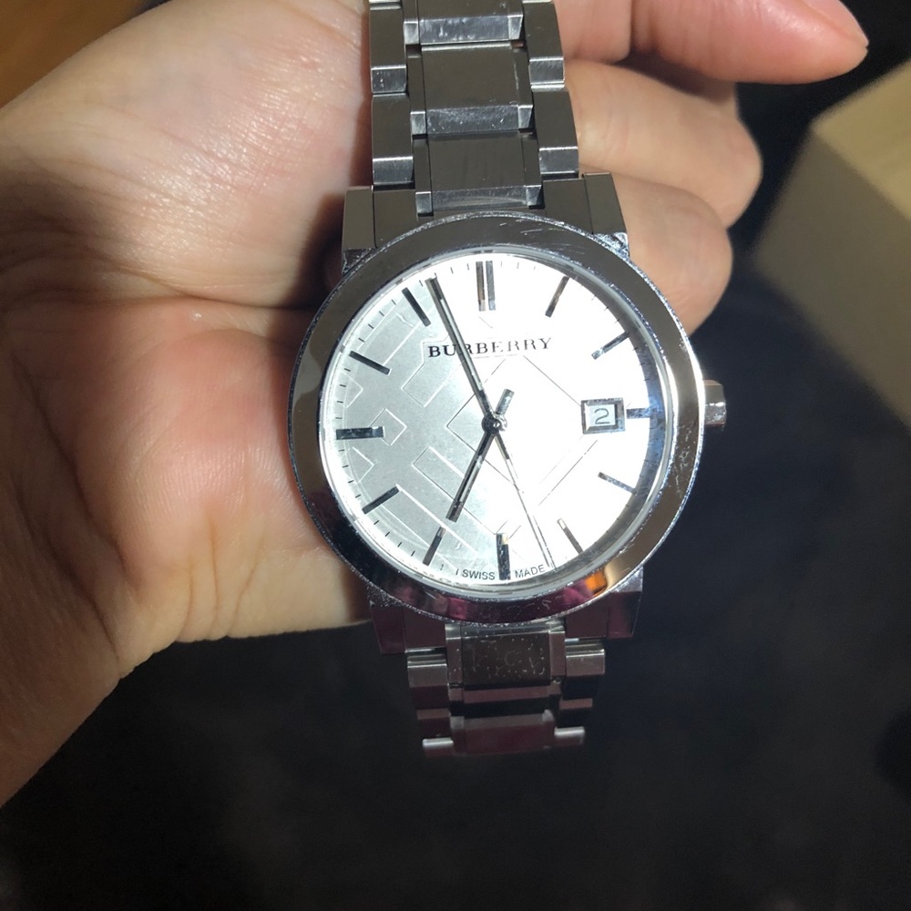 Authentic Burberry watcher! - Picture 8 of 8
